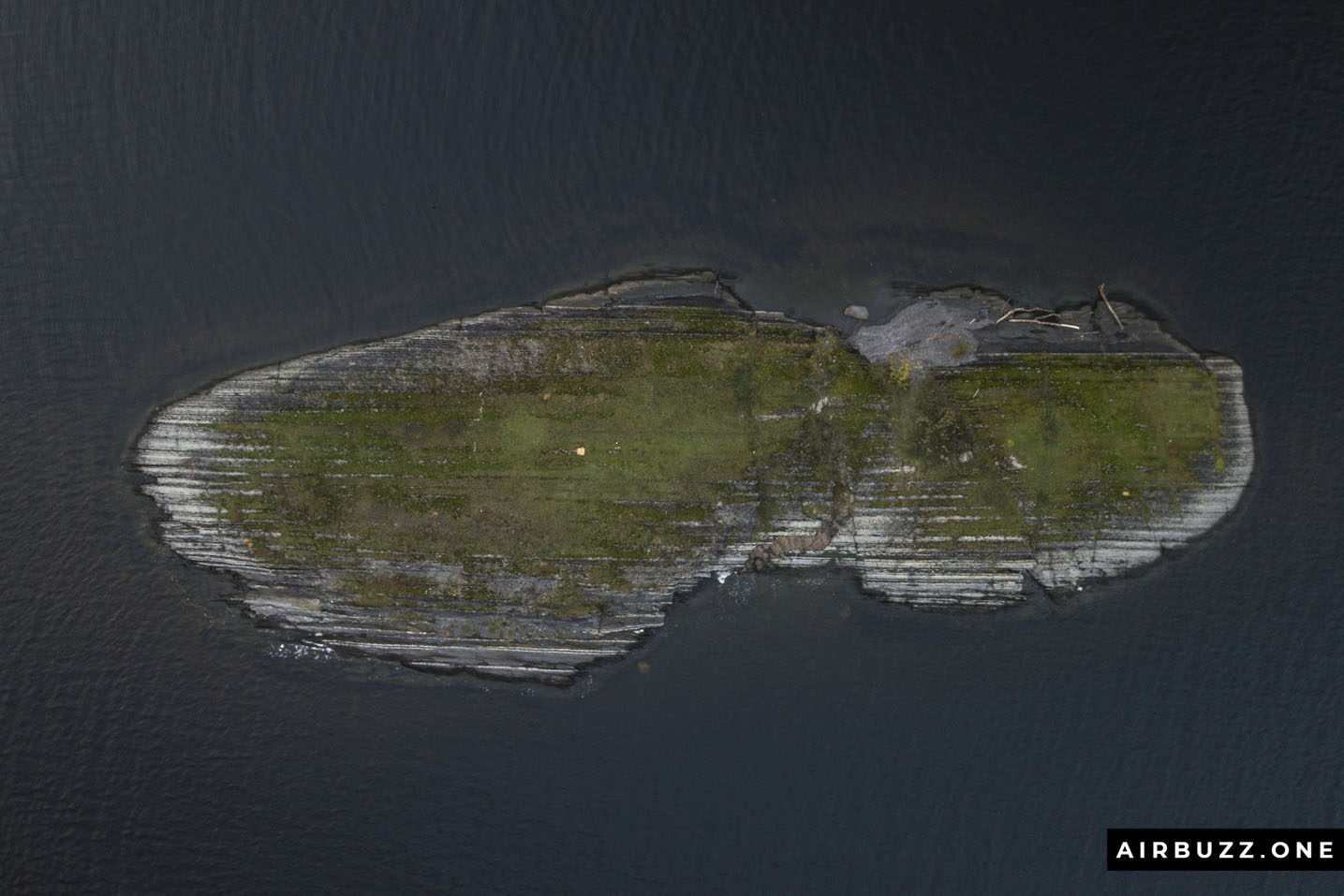 The tiny island Kalvøykalven.